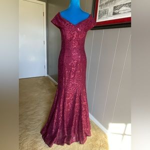 MORGAN & CO. BURGUNDY DRESS.